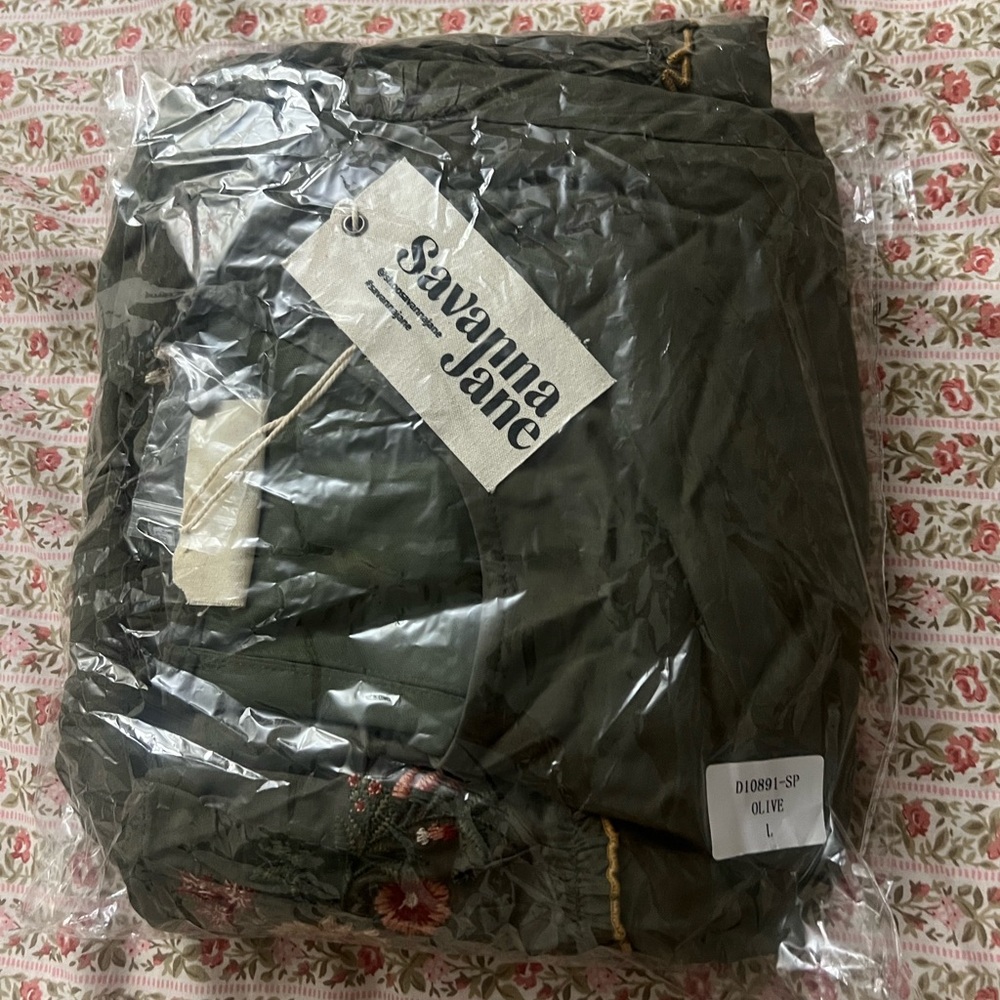 FEHRNVI Cammy Short Sleeve Floral Embroidered Dress Olive Green Cottage Large - Picture 15 of 16